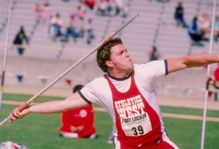 Garth Brooks&rsquo; Impressive Javelin Throwing Feat How Far Did He Throw