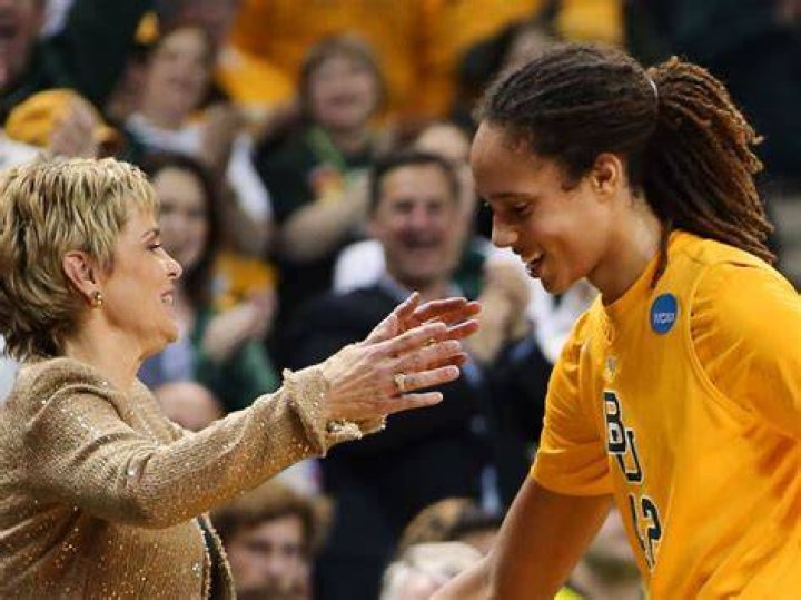 Kim Mulkey silent on Brittney Griner; Baylor players, coach react