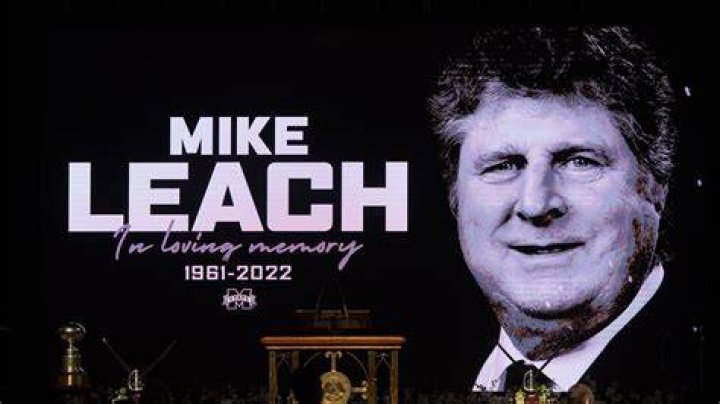 Mike Leach, who made the Air Raid mainstream, dies at 61
